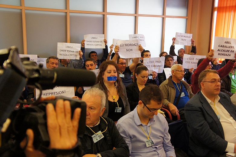 2016 05 30 ProtestaRegulamentoPlenoVigo06.JPG
